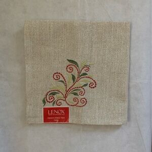 NWT Lenox Beige and Red Linen Blend Napkin